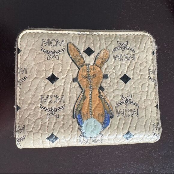 MCM Mini Rabbit Zip Around Wallet in Visetos Beige - Picture 2 of 10